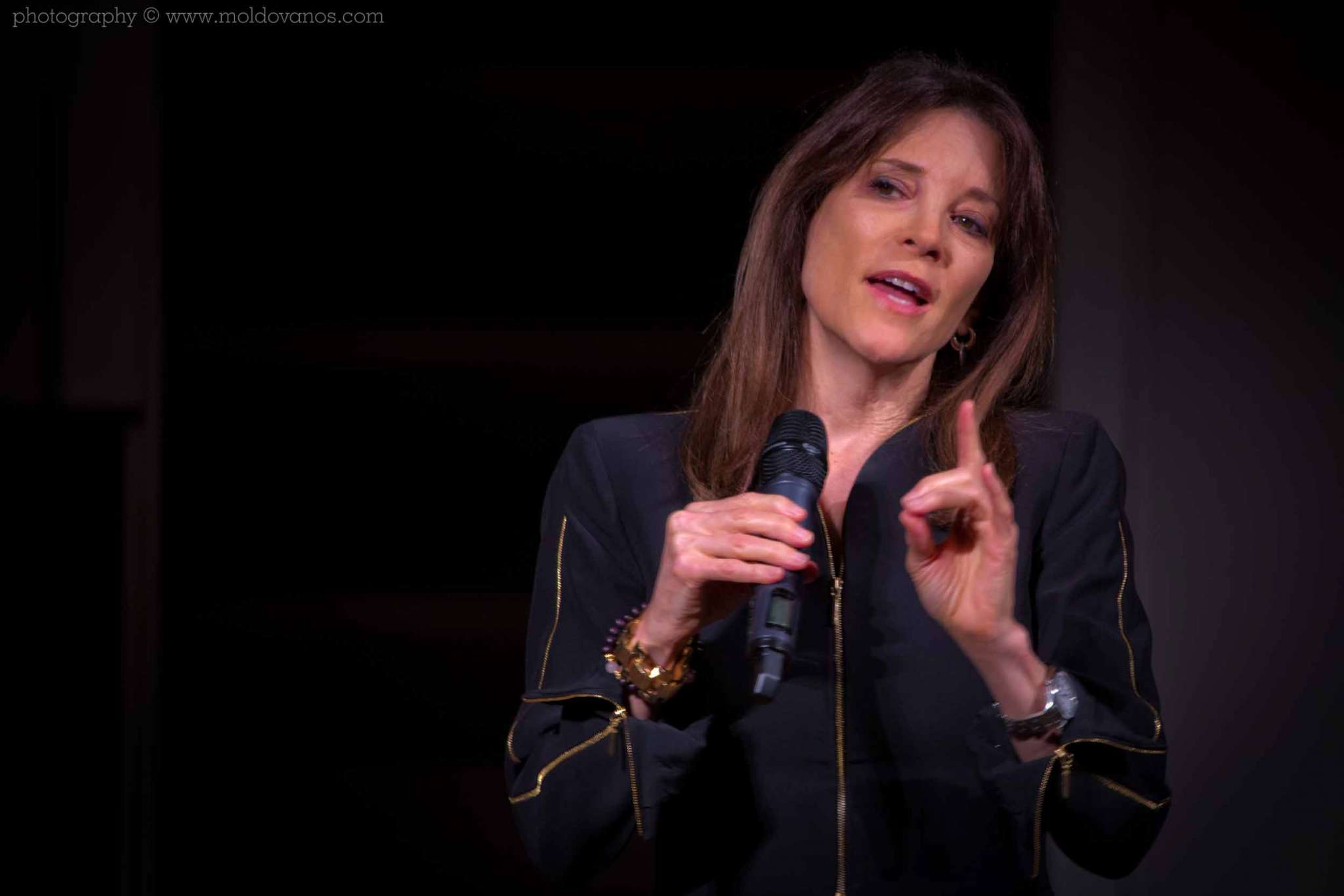 Marianne Williamson - Event Photography by Paul Moldovanos, Vancouver, BC © moldovanos.com